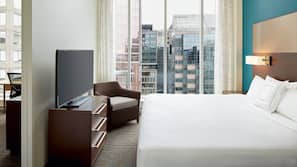 Premium bedding, in-room safe, desk, laptop workspace