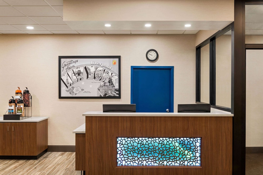 Reception, Super 8 by Wyndham Liverpool/Syracuse North Airport