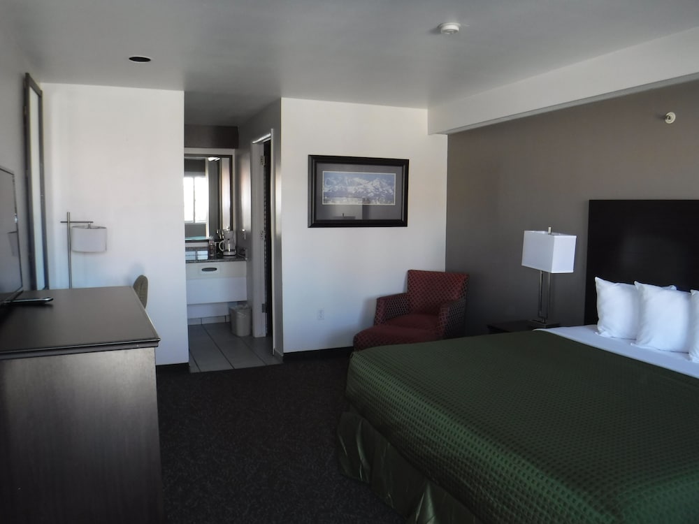 City Creek Inn & Suites