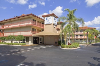 Inn Of America Palm Beach Gardens In Fl Featured Image
