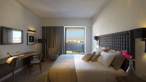 Minibar, in-room safe, soundproofing, free WiFi