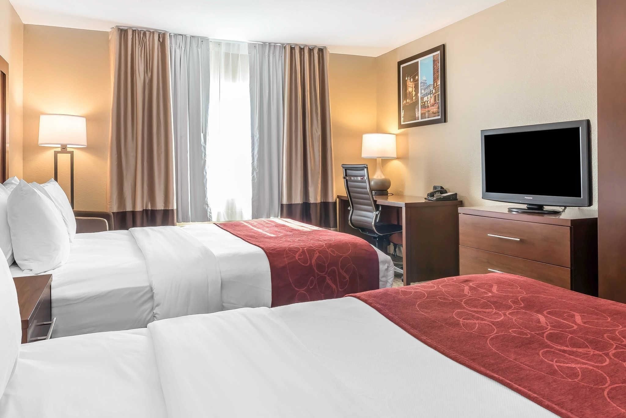 Comfort Suites Kings Island In Cincinnati Oh Expedia