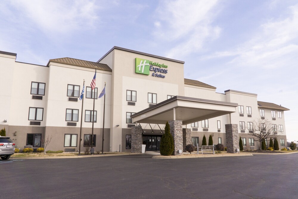 Holiday Inn Express Hotel & Suites Madison, an IHG Hotel