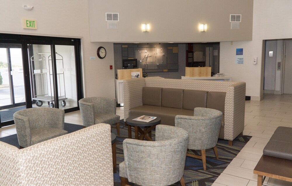 Holiday Inn Express Hotel & Suites Madison, an IHG Hotel