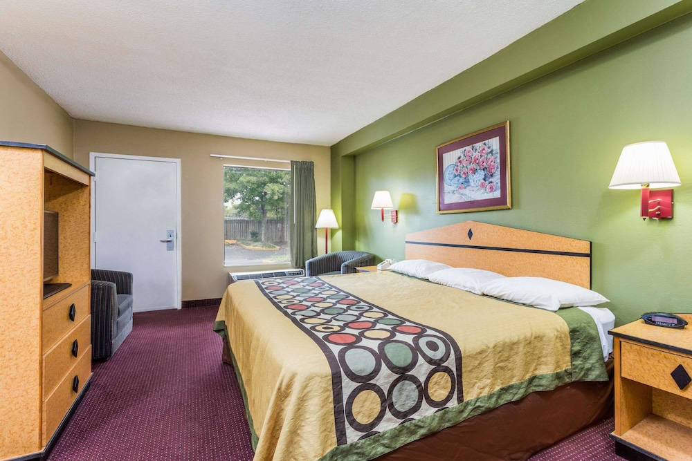 Room, Super 8 by Wyndham Atlanta Northeast GA