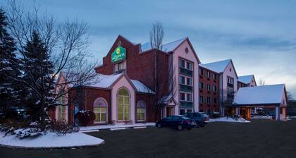 La Quinta Inn & Suites by Wyndham Cleveland Macedonia