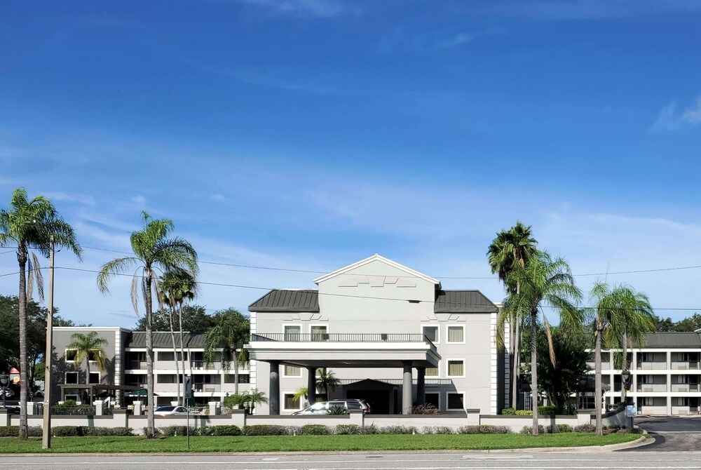 Quinta Inn Wyndham Tampa Near Busch Gardens Tampa Best Rates