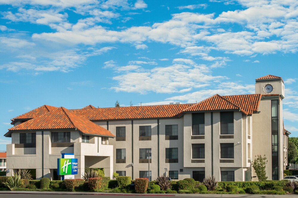 Holiday Inn Express Hotel &Suites Santa Clara-Silicon Valley, an IHG Hotel