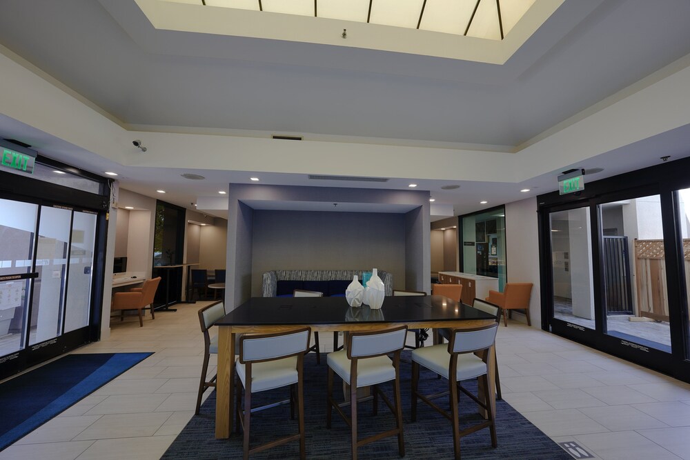 Holiday Inn Express Hotel &Suites Santa Clara-Silicon Valley, an IHG Hotel