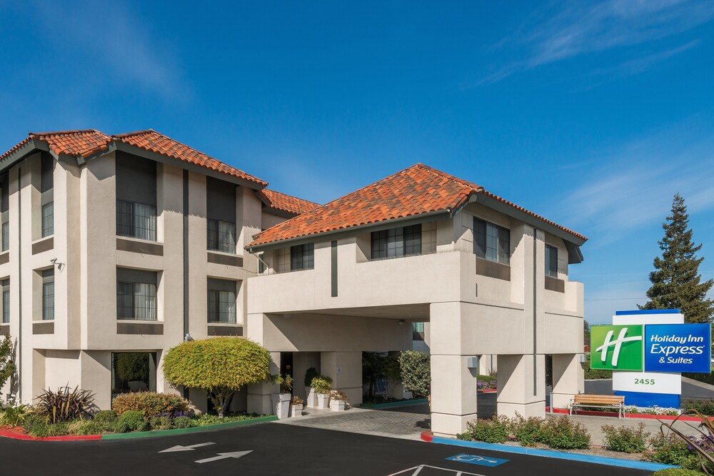 Holiday Inn Express Hotel &Suites Santa Clara-Silicon Valley, an IHG Hotel