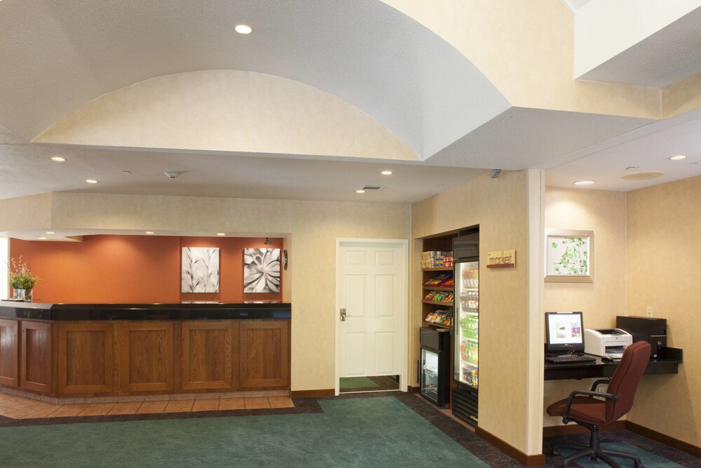 Lobby lounge, Residence Inn by Marriott Asheville Biltmore