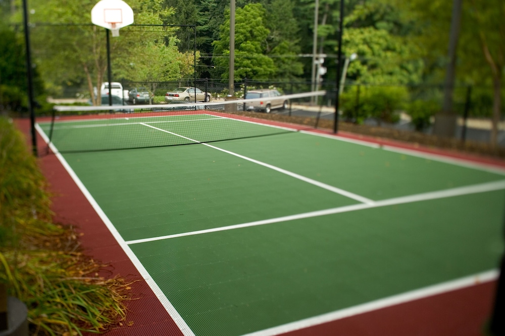 Tennis court, Residence Inn by Marriott Asheville Biltmore