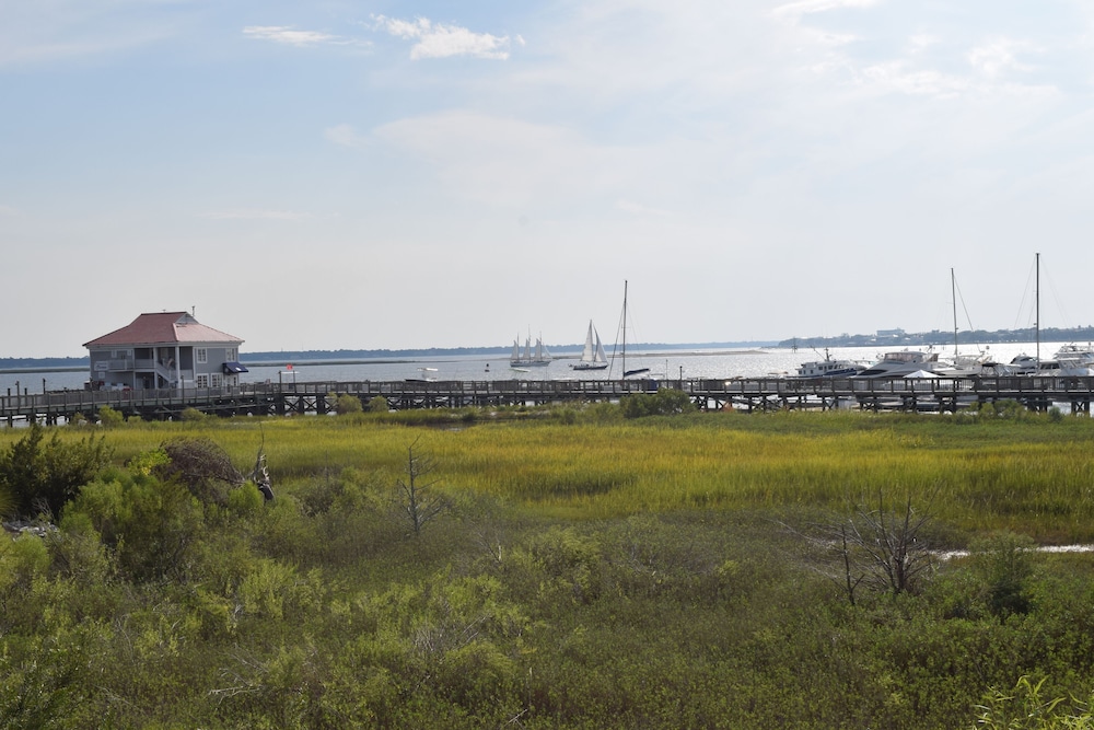 Harborside at Charleston Harbor Resort and Marina