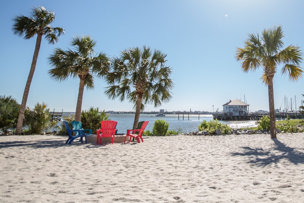 Harborside at Charleston Harbor Resort and Marina