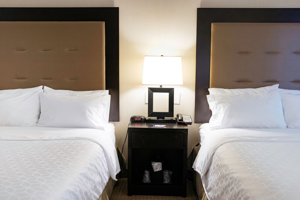 Holiday Inn Express Hotel & Suites Olathe North, an IHG Hotel