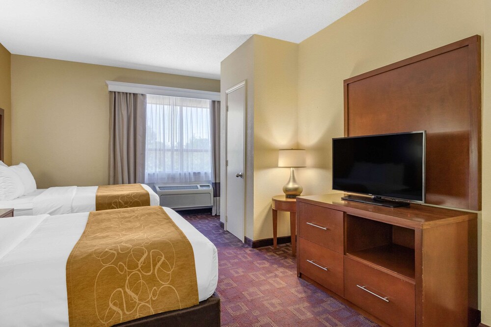 Comfort Suites - Near The Galleria