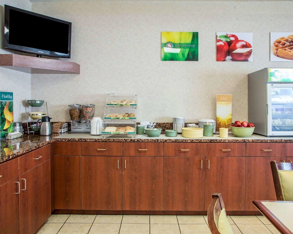 Breakfast area, Quality Inn