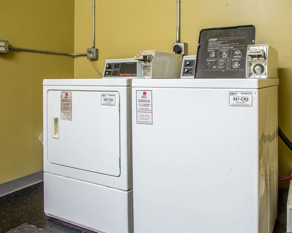 Laundry room, Quality Inn