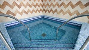 Bain à remous intérieur