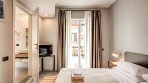 Premium bedding, in-room safe, desk, free WiFi