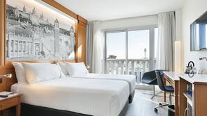 Premium bedding, down comforters, minibar, in-room safe
