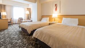 Minibar, in-room safe, desk, iron/ironing board