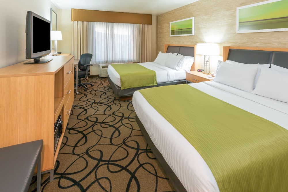 Holiday Inn Express Hotel & Suites Henderson, an IHG Hotel