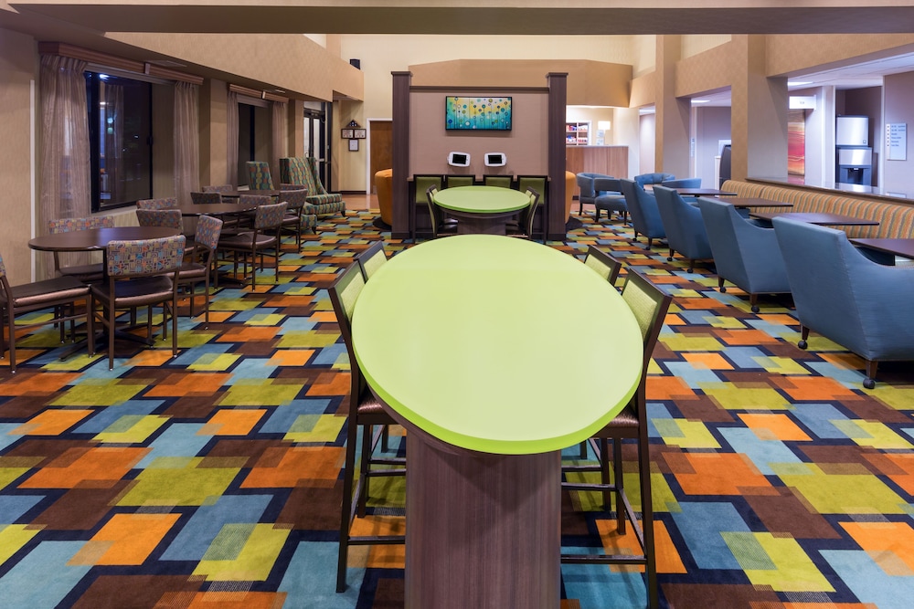 Holiday Inn Express Hotel & Suites Henderson, an IHG Hotel