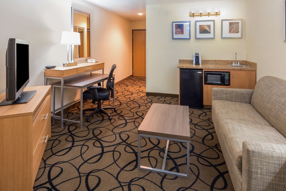 Holiday Inn Express Hotel & Suites Henderson, an IHG Hotel