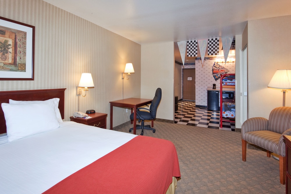 Holiday Inn Express Hotel & Suites Henderson, an IHG Hotel