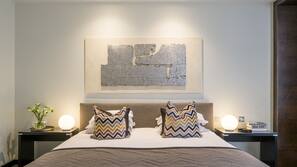 Egyptian cotton sheets, premium bedding, down duvet, Select Comfort beds