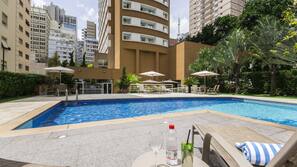 Piscina externa