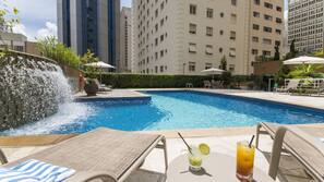 Piscina externa