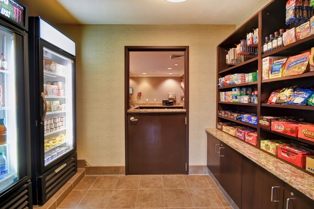 Snack bar, Staybridge Suites Madison East, an IHG Hotel