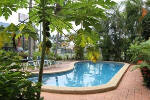 2 outdoor pools