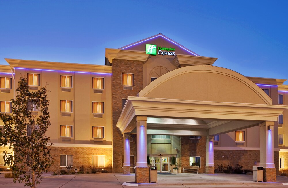 Holiday Inn Express and Suites Kearney 2019 Room Prices 96, Deals