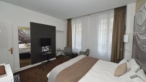 Minibar, una cassaforte in camera, una scrivania, tende oscuranti