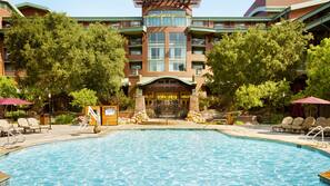 3 outdoor pools