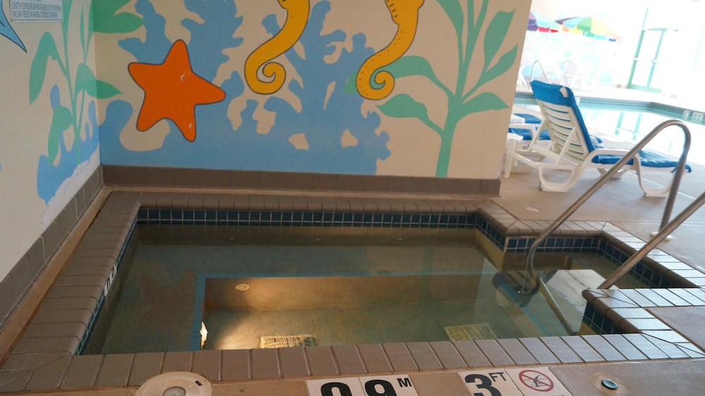 Indoor spa tub, Clarion Suites at the Alliant Energy Center