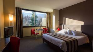 Desk, blackout drapes, free WiFi, bed sheets