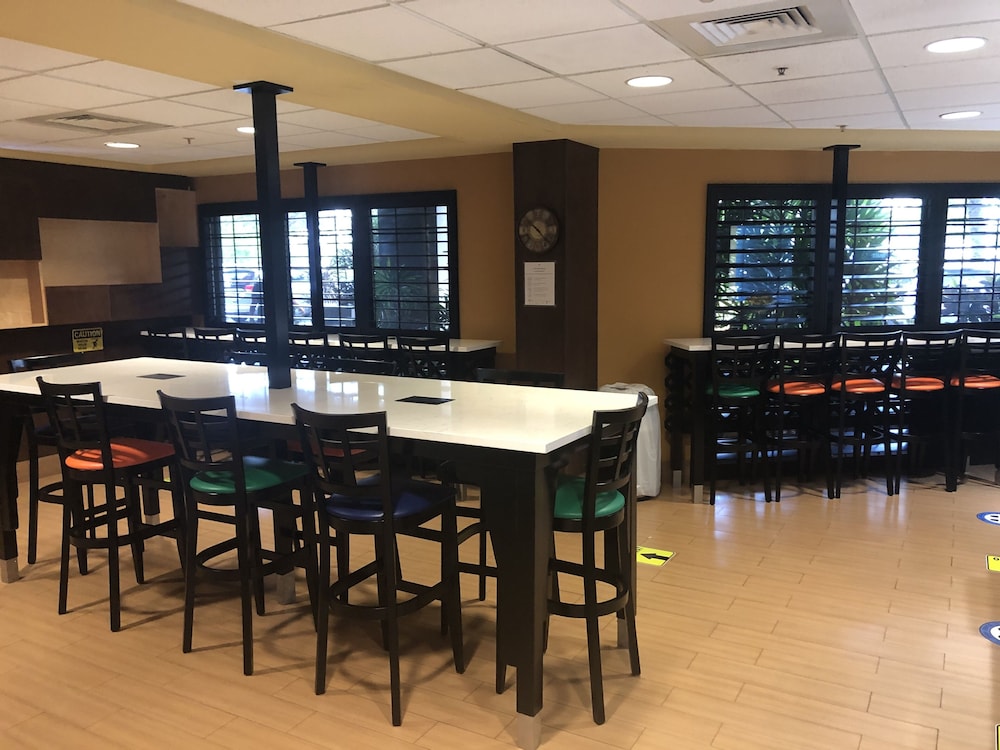 Holiday Inn Express & Suites Ft. Lauderdale Airport West, an IHG Hotel