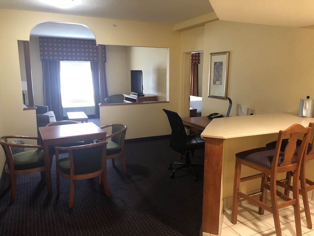 Holiday Inn Express & Suites Ft. Lauderdale Airport West, an IHG Hotel