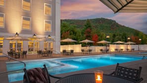 Indoor pool, outdoor pool