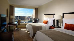 Hypo-allergenic bedding, minibar, in-room safe, desk