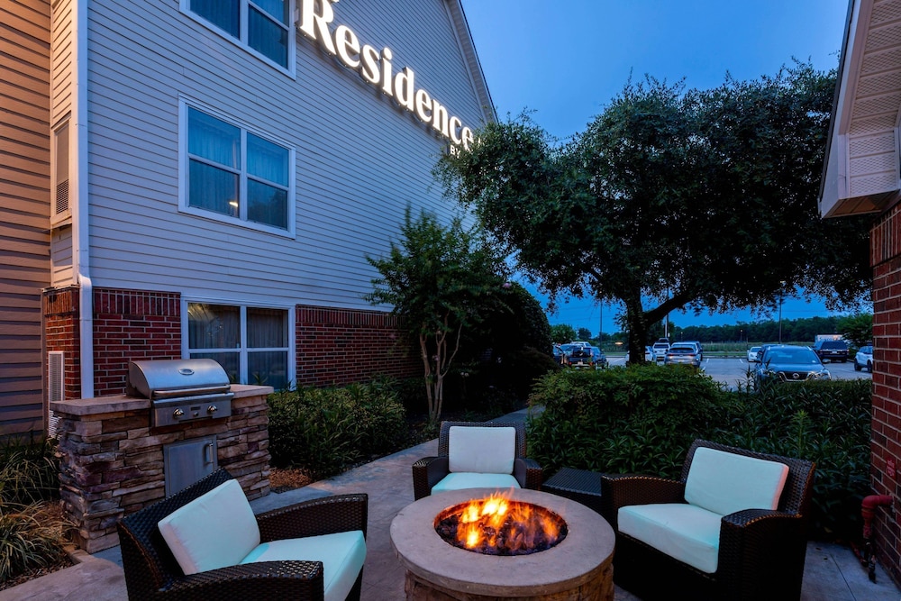 BBQ/picnic area, Residence Inn by Marriott Monroe