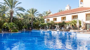 5 piscinas al aire libre, sombrillas, tumbonas