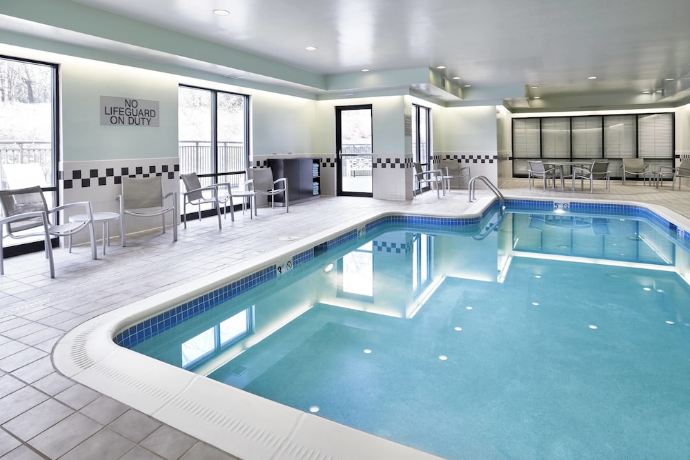 Indoor pool, SpringHill Suites by Marriott Edgewood/Aberdeen