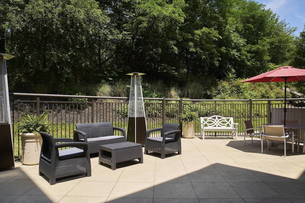 BBQ/picnic area, SpringHill Suites by Marriott Edgewood/Aberdeen