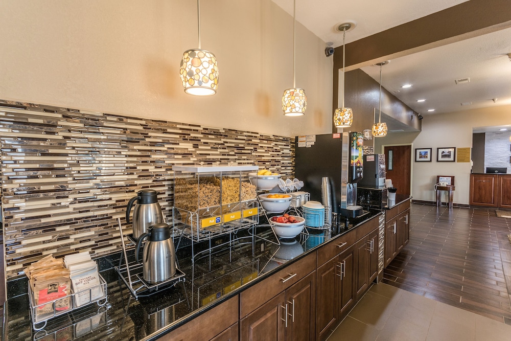 Breakfast area, Comfort Inn & Suites North Aurora - Naperville