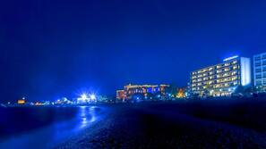 Beach nearby, sun loungers, beach umbrellas, beach towels